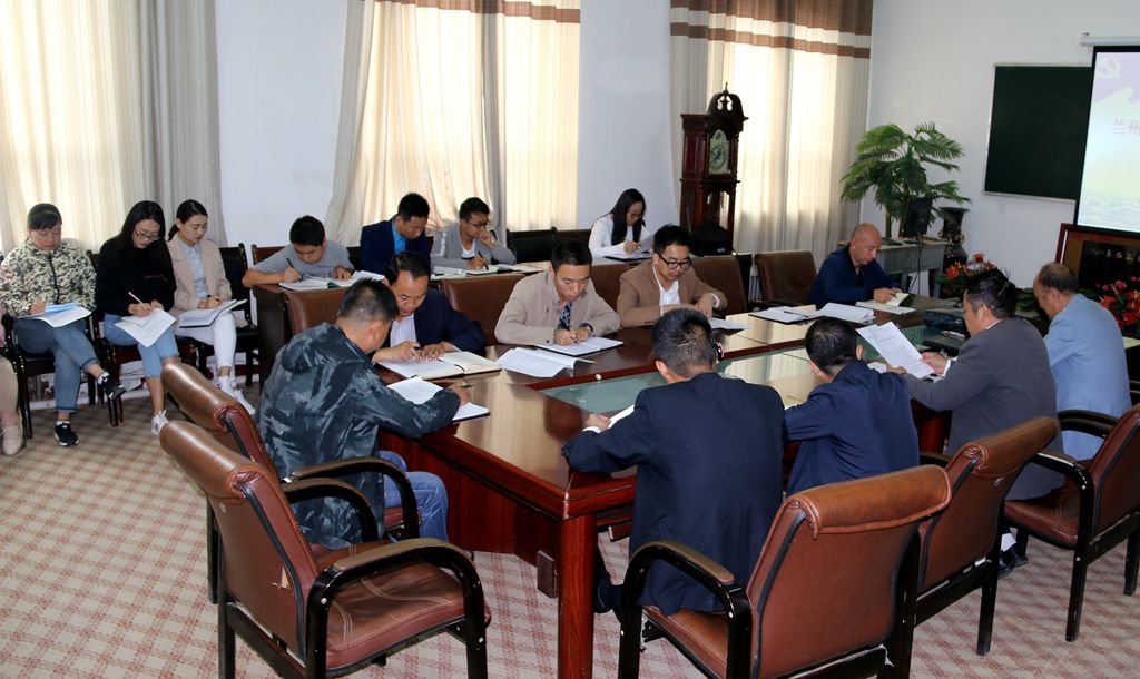 1540517926.jpg 学院党员干部集体学习习近平总书记给中央美术学院老教授回信精神.jpg