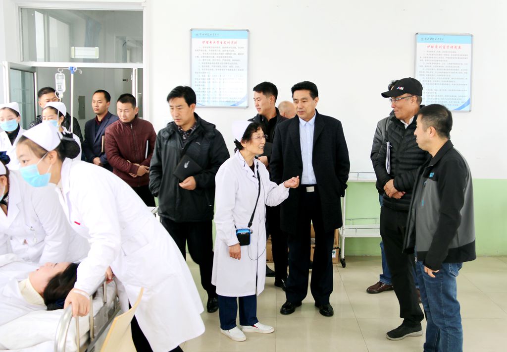 1541750840.jpg ballBET贝博BB艾弗森开展实践教学观摩活动.jpg